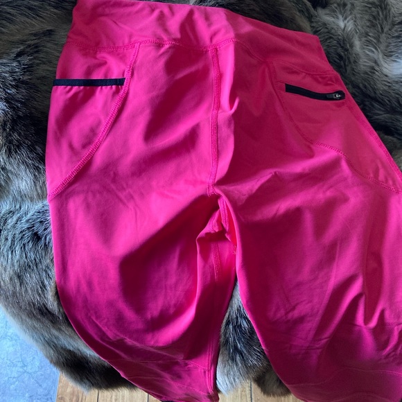 Roots Capris - Picture 3 of 3